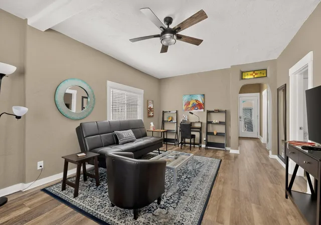 Homes for sale in Albuquerque, NM | 321 Columbia Dr Se, Albuquerque, NM 87106 | MLS# 1098898