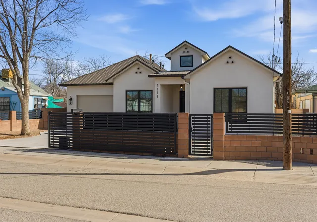 5th image of 1008 22Nd St Nw, Albuquerque, NM 87104 | MLS# 1099017