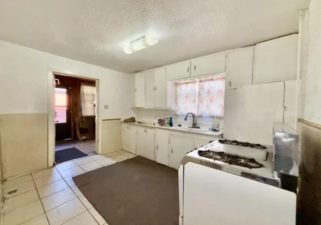 Homes for sale in Los Lunas, NM | 444 Main St Nw, Los Lunas, NM 87031 | MLS# 1099097