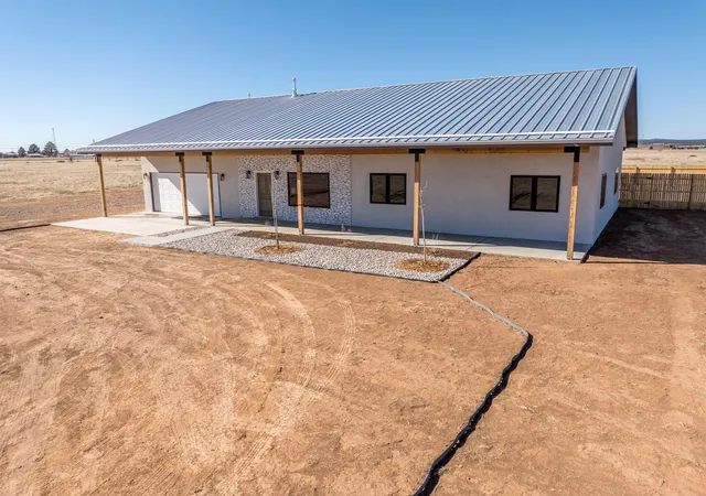 Photo 1 of Single family home for sale at 6 Lobo Dr, Moriarty, NM 87035 | MLS# 1099194 | Listing updated on 2026-08-27