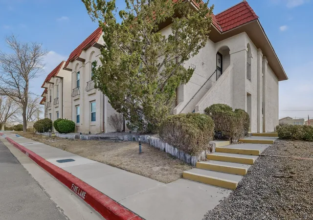 2nd image of 823 Country Club Dr Se #APT 2E, Rio Rancho, NM 87124 | MLS# 1099256