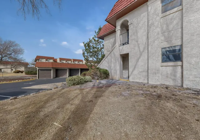 4th image of 823 Country Club Dr Se #APT 2E, Rio Rancho, NM 87124 | MLS# 1099256