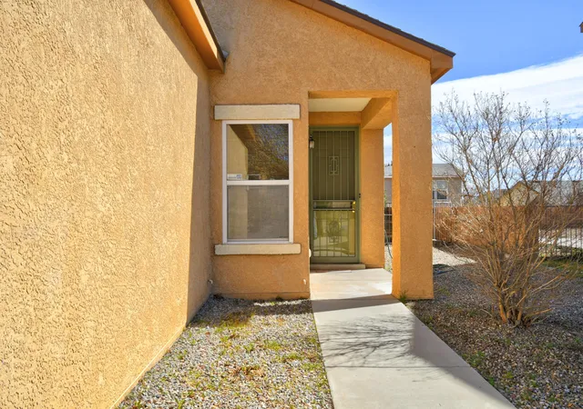 2nd image of 2916 Mckinnon Wy Sw, Albuquerque, NM 87121 | MLS# 1099297