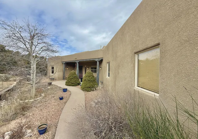 Homes for sale in Tijeras, NM | 29 Holiday Loop, Tijeras, NM 87059 | MLS# 1099502