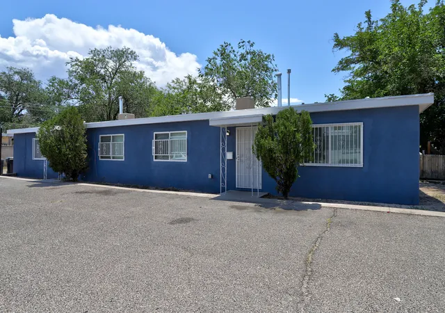 Homes for sale in Albuquerque, NM | 420 Alcazar St Se, Albuquerque, NM 87108 | MLS# 1099476