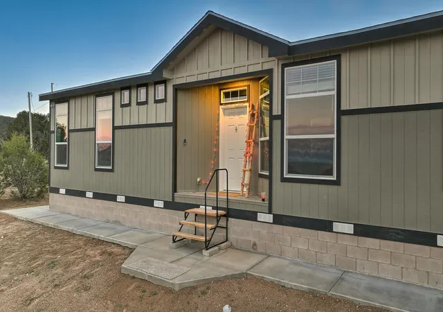 Photo 2 of Manufactured home for sale at 19 Edge Of Woods Rd, Tijeras, NM 87059 | MLS# 1099607 | Listing updated on 2026-07-21
