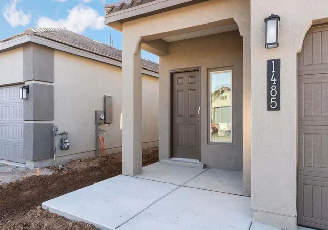 Photo 2 of Sale Pending at 1502 Brillo Del Cielo St Nw, Los Lunas, NM 87031 | MLS# 1099611 | Listing updated on 2026-09-27