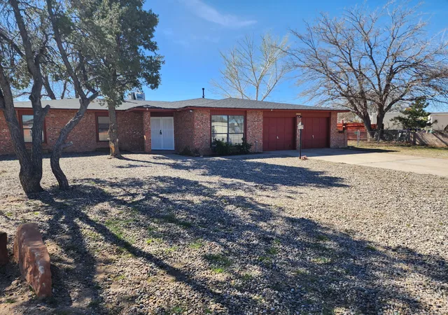 Photo 2 of Single family home for sale at 405 N Godfrey Ave, Rio Communities, NM 87002 | MLS# 1099867 | Listing updated on 2026-08-24