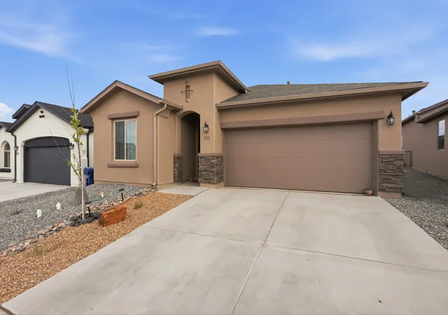 2nd image of 215 Needle Ave Sw, Los Lunas, NM 87031 | MLS# 1100040