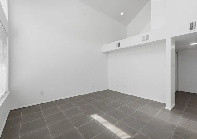 Photo 3 of Sale Pending at 725 Barelas Ct SW, Albuquerque, NM 87102 | MLS# 1100061 | Listing updated on 2026-09-01