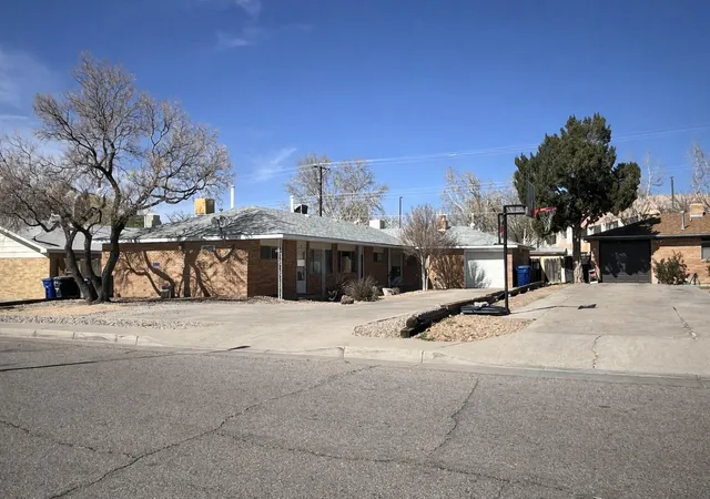 2nd image of 4609 Douglas Macarthur Rd Ne, Albuquerque, NM 87110 | MLS# 1100193