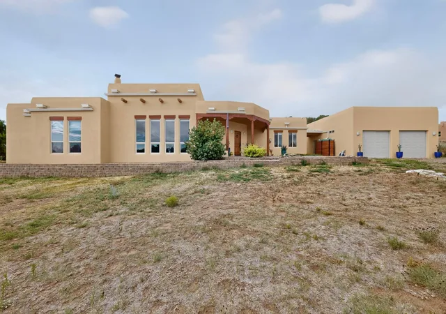 Homes for sale in Tijeras, NM | 6 Naomi Dr, Tijeras, NM 87059 | MLS# 1100240