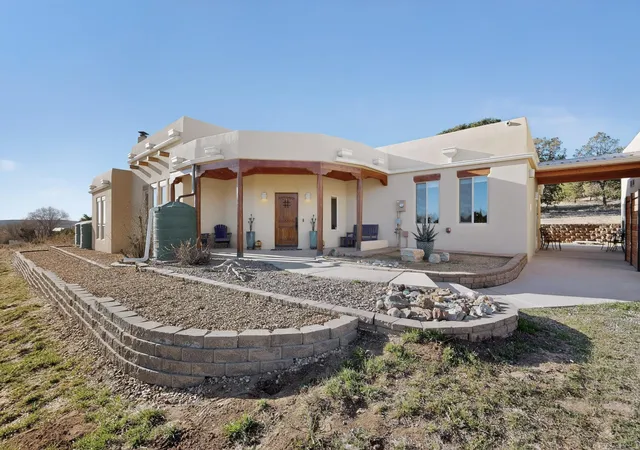 Homes for sale in Tijeras, NM | 6 Naomi Dr, Tijeras, NM 87059 | MLS# 1100240