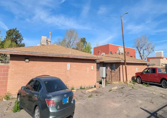 1st image of 521 Palomas Dr Se, Albuquerque, NM 87108 | MLS# 1100328