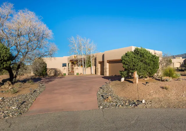 Homes for sale in Placitas, NM | 4 Meadows Pl, Placitas, NM 87043 | MLS# 1100352