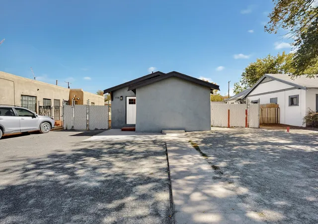 Homes for sale in Albuquerque, NM | 116 Stanford Dr Se, Albuquerque, NM 87106 | MLS# 1100798