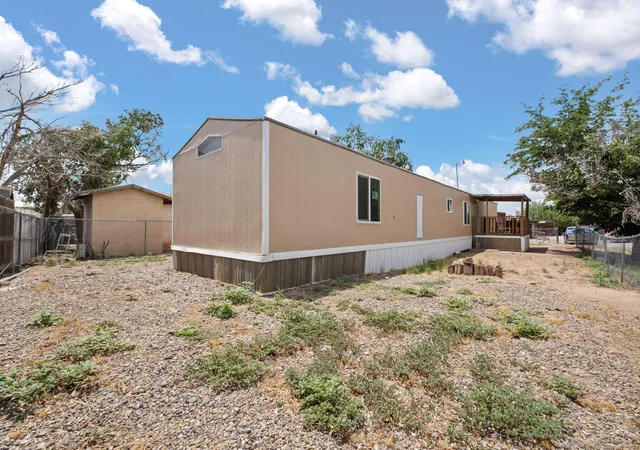 3rd image of 714 City View Dr Sw, Albuquerque, NM 87105 | MLS# 1100818