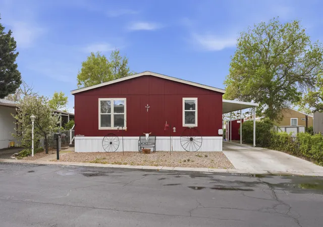 1st image of 605 Doe Ln Se, Albuquerque, NM 87123 | MLS# 1100984