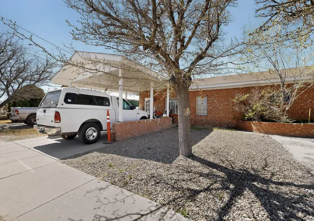 Homes for sale in Belen, NM | 607 & 609 N 6th St, Belen, NM 87002 | MLS# 1100985