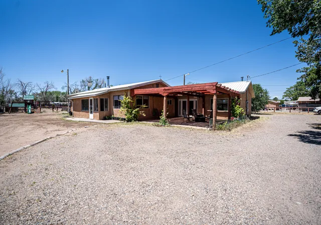 Homes for sale in Los Ranchos, NM | 604 Ortega Rd Nw, Los Ranchos, NM 87114 | MLS# 1101049