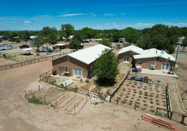 Homes for sale in Los Ranchos, NM | 604 Ortega Rd Nw, Los Ranchos, NM 87114 | MLS# 1101049
