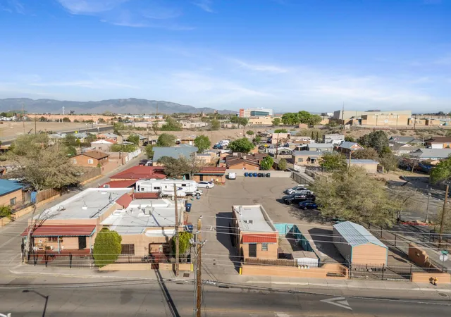 2nd image of 1508 Edith Blvd Ne, Albuquerque, NM 87102 | MLS# 1101065