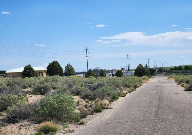 3rd image of 14 Ursula Dr, Belen, NM 87002 | MLS# 1101068