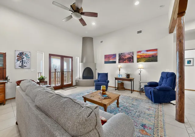 Homes for sale in Los Lunas, NM | 1521 Valley View Dr Sw, Los Lunas, NM 87031 | MLS# 1101071