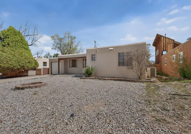 Photo 2 of Single family home for sale at 1820 Indiana St Ne, Albuquerque, NM 87110 | MLS# 1101099 | Listing updated on 2026-08-19