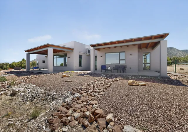 Homes for sale in Mountainair, NM | 122 Victorio Trl, Mountainair, NM 87036 | MLS# 1101178