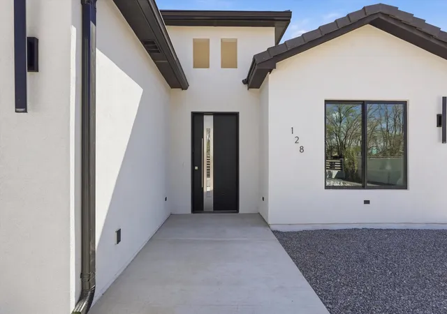 3rd image of 128 Los Ranchos Rd Nw, Albuquerque, NM 87107 | MLS# 1101213