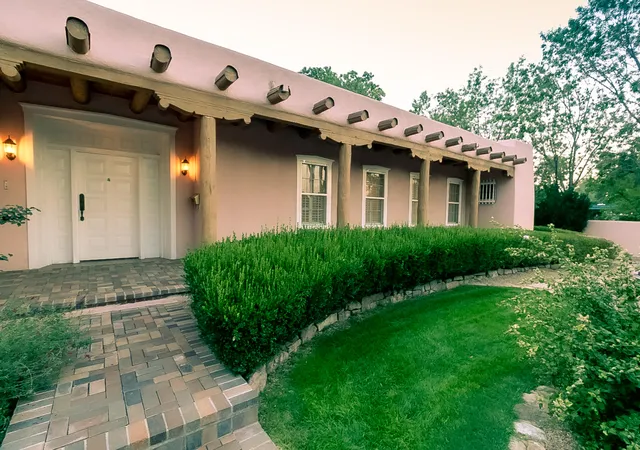 Photo 1 of Single family home for sale at 4200 Aspen Ave Ne, Albuquerque, NM 87110 | MLS# 1101242 | Listing updated on 2026-08-26