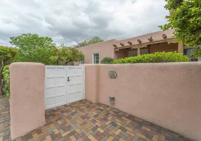 Photo 3 of Single family home for sale at 4200 Aspen Ave Ne, Albuquerque, NM 87110 | MLS# 1101242 | Listing updated on 2026-08-26
