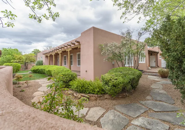 Photo 4 of Single family home for sale at 4200 Aspen Ave NE, Albuquerque, NM 87110 | MLS# 1101242 | Listing updated on 2026-08-26