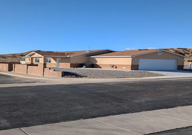 Homes for sale in Belen, NM | 323 Sunrise Bluffs Dr, Belen, NM 87002 | MLS# 1101280