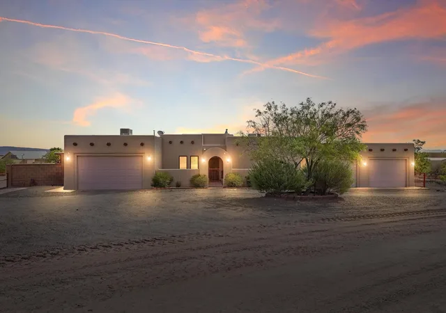 Photo 2 of Single family home for sale at 401 Roadrunner Cir, Elephant Butte, NM 87935 | MLS# 1101540 | Listing updated on 2026-08-28