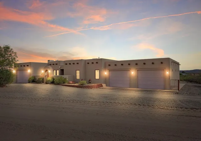 Photo 2 of Single family home for sale at 401 Roadrunner Cir, Elephant Butte, NM 87935 | MLS# 1101540 | Listing updated on 2026-08-28