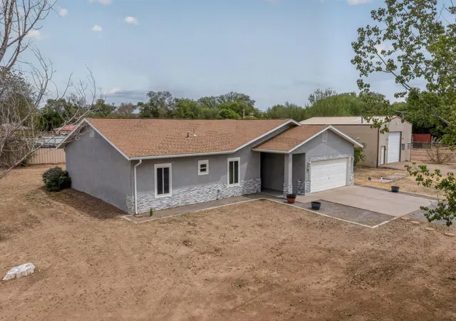 Homes for sale in Peralta, NM | 4 Calle Cielo Azul Rd, Peralta, NM 87042 | MLS# 1101555