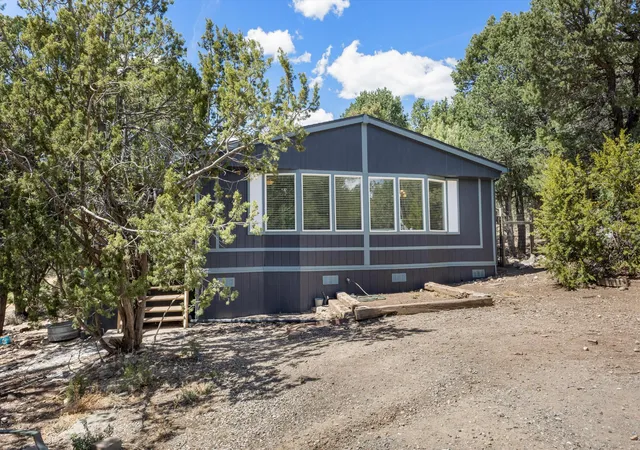 Photo 3 of Sale Pending at 4 Brandy Ct, Edgewood, NM 87015 | MLS# 1101678 | Listing updated on 2026-07-25
