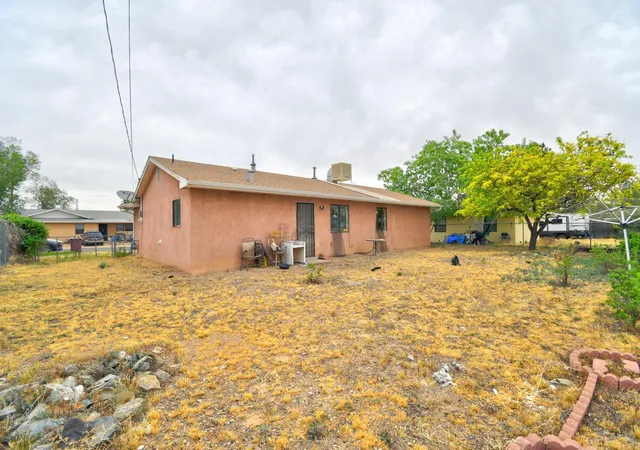 Homes for sale in Belen, NM | 823 La Luz Dr, Belen, NM 87002 | MLS# 1101683