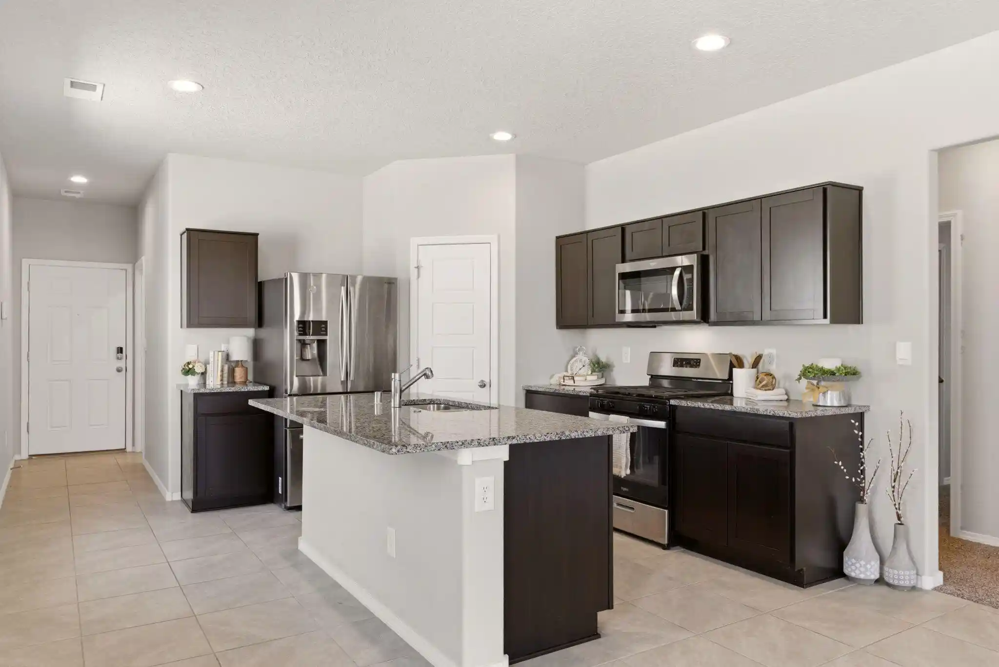 Photo 1 of Single family home for sale at 10671 Savoya Ln Sw, Albuquerque, NM 87121 | MLS# 1101807 | Listing updated on 2026-10-21