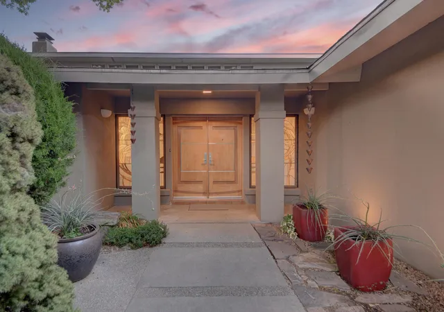 Photo 2 of Sale Pending at 1116 Salamanca St Nw, Los Ranchos, NM 87107 | MLS# 1101813 | Listing updated on 2026-08-13