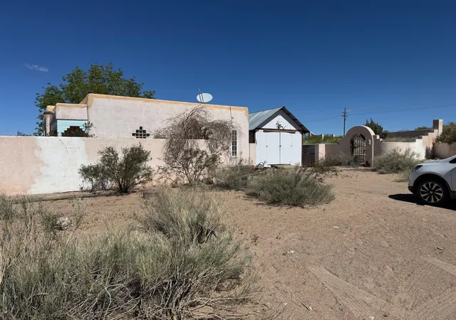 Homes for sale in Bosque, NM | 1 El Centro Dr, Bosque, NM 87006 | MLS# 1101866