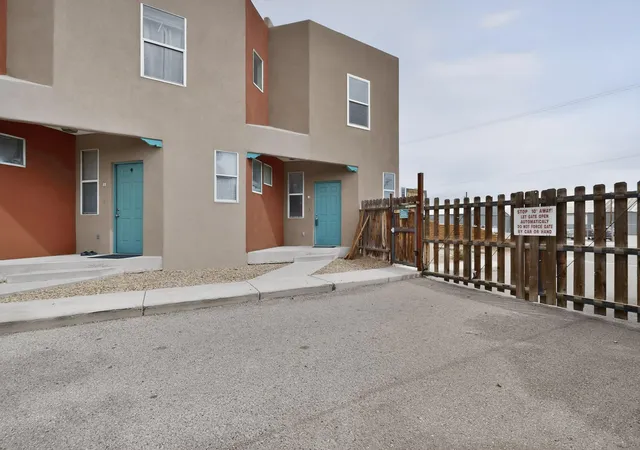 2nd image of 615 Menaul Blvd Nw #UNIT J, Albuquerque, NM 87107 | MLS# 1101865