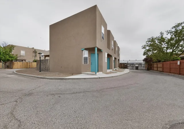 3rd image of 615 Menaul Blvd Nw #UNIT J, Albuquerque, NM 87107 | MLS# 1101865