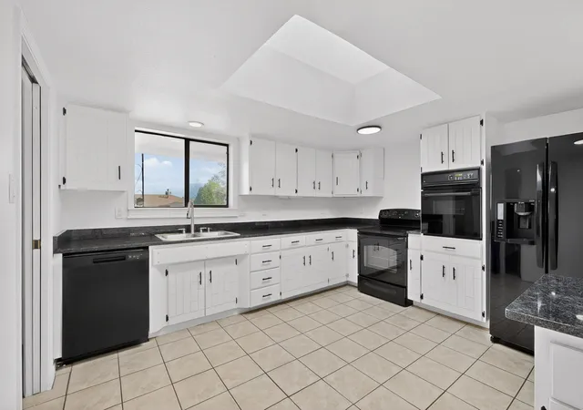 Photo 4 of Single family home for sale at 1401 35th Circle SE, Rio Rancho, NM 87124 | MLS# 1101918 | Listing updated on 2026-08-28