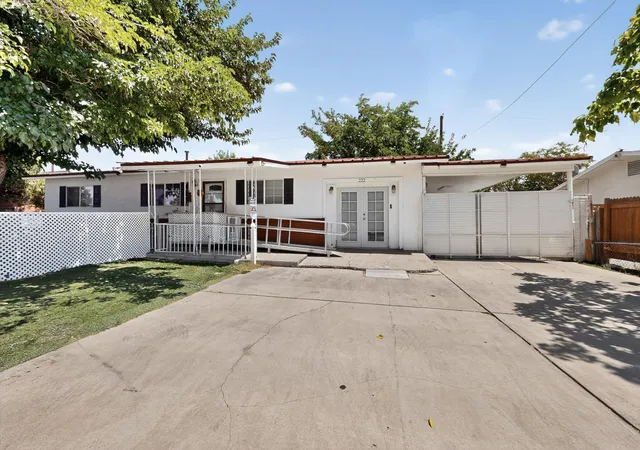 Photo 4 of Single family home for sale at 222 64th Street NW, Albuquerque, NM 87105 | MLS# 1101958 | Listing updated on 2026-08-04