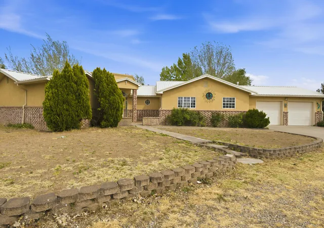 3rd image of 9 Blackberry Ln, Los Lunas, NM 87031 | MLS# 1102053