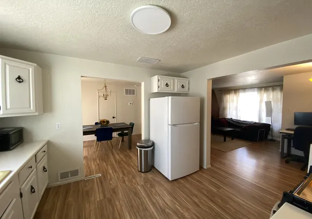 4th image of 1844 Kentucky St Ne, Albuquerque, NM 87110 | MLS# 1102058