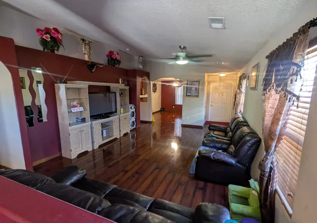 4th image of 636 Escavada St Sw, Albuquerque, NM 87105 | MLS# 1102093